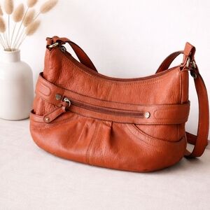 Elegant Tan Leather Shoulder Bag